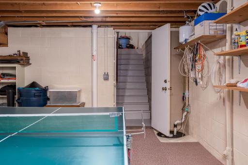 1028 Shady Oak Drive, Mankato, MN 56003