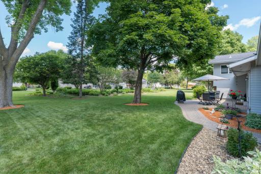 1028 Shady Oak Drive, Mankato, MN 56003