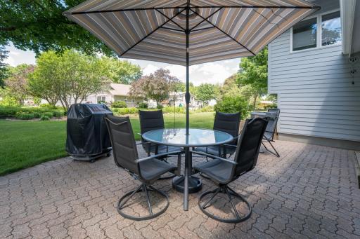 1028 Shady Oak Drive, Mankato, MN 56003