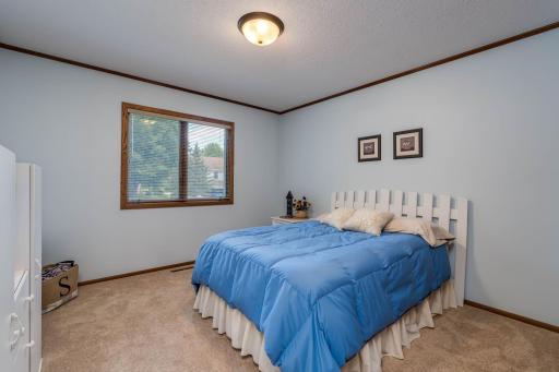 1028 Shady Oak Drive, Mankato, MN 56003