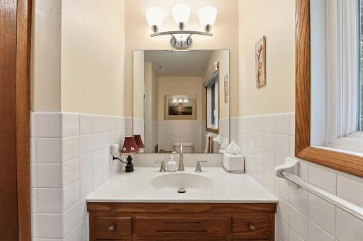 250 Glenbrook Road N, Wayzata, MN 55391