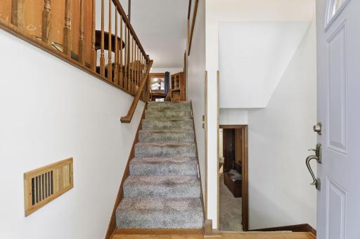 250 Glenbrook Road N, Wayzata, MN 55391