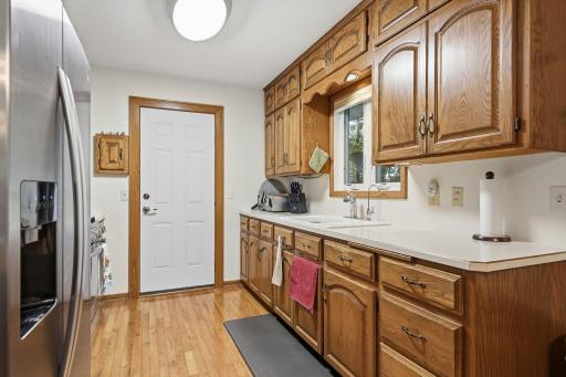 250 Glenbrook Road N, Wayzata, MN 55391