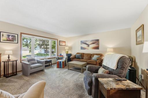 250 Glenbrook Road N, Wayzata, MN 55391