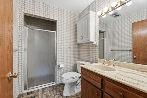 250 Glenbrook Road N, Wayzata, MN 55391