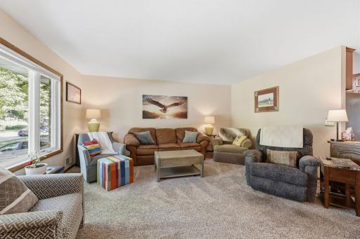 250 Glenbrook Road N, Wayzata, MN 55391