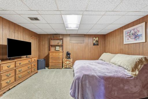 250 Glenbrook Road N, Wayzata, MN 55391