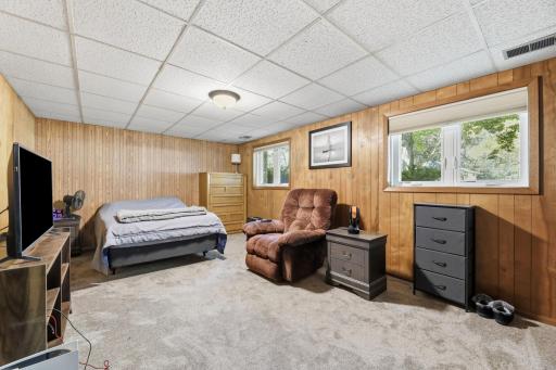 250 Glenbrook Road N, Wayzata, MN 55391