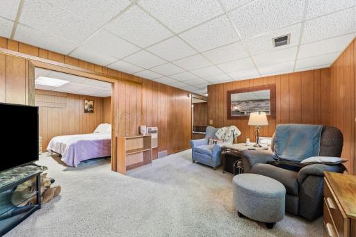 250 Glenbrook Road N, Wayzata, MN 55391