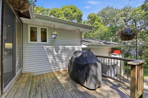 250 Glenbrook Road N, Wayzata, MN 55391