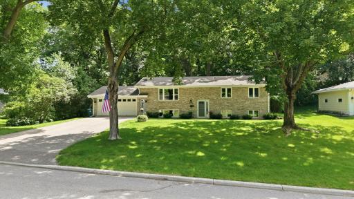 250 Glenbrook Road N, Wayzata, MN 55391