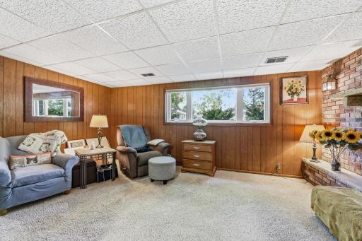 250 Glenbrook Road N, Wayzata, MN 55391