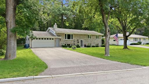 250 Glenbrook Road N, Wayzata, MN 55391