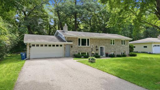 250 Glenbrook Road N, Wayzata, MN 55391