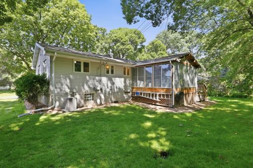 250 Glenbrook Road N, Wayzata, MN 55391
