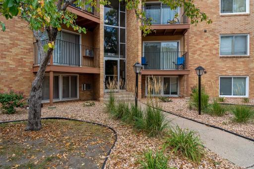 9147 Highway 55, 102, Golden Valley, MN 55427