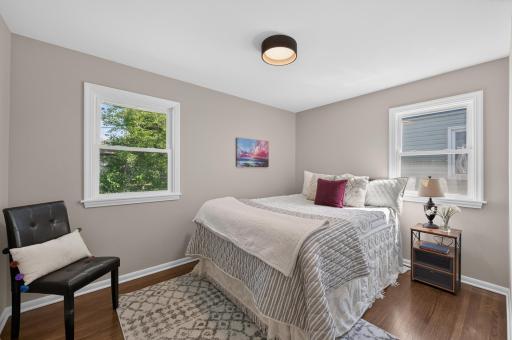 2075 Hawthorne Avenue E, Saint Paul, MN 55119