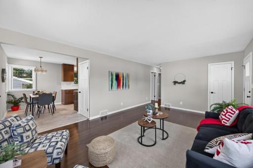 2075 Hawthorne Avenue E, Saint Paul, MN 55119