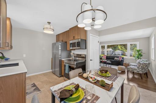 2075 Hawthorne Avenue E, Saint Paul, MN 55119
