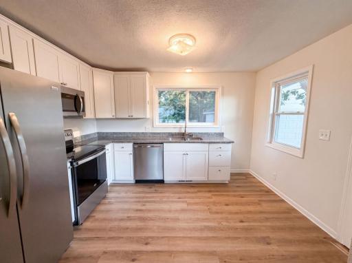 2084 Hillview Road, North Saint Paul, MN 55112