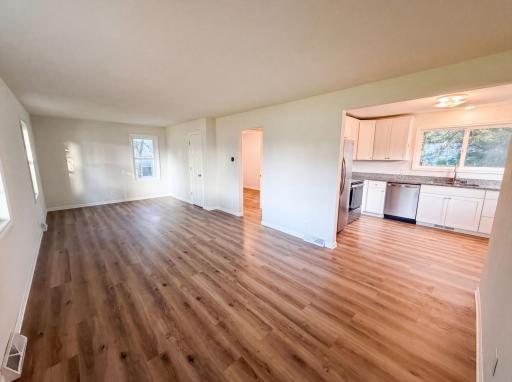2084 Hillview Road, North Saint Paul, MN 55112