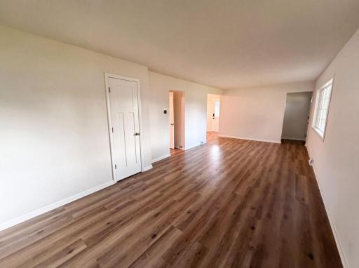 2084 Hillview Road, North Saint Paul, MN 55112