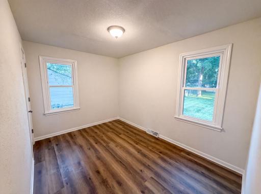 2084 Hillview Road, North Saint Paul, MN 55112