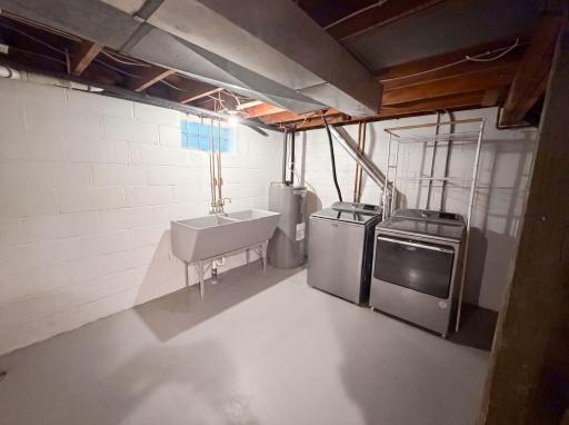 2084 Hillview Road, North Saint Paul, MN 55112