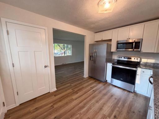 2084 Hillview Road, North Saint Paul, MN 55112