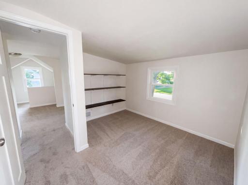 2084 Hillview Road, North Saint Paul, MN 55112