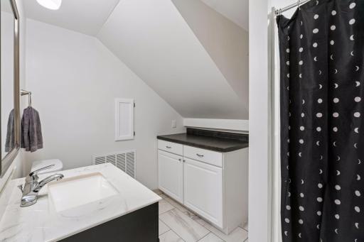 Lower Level 3/4 Bath