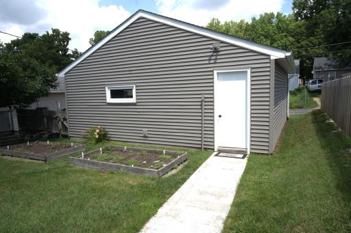 1945 Nevada Avenue E, Saint Paul, MN 55119