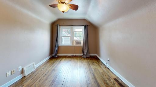 1945 Nevada Avenue E, Saint Paul, MN 55119