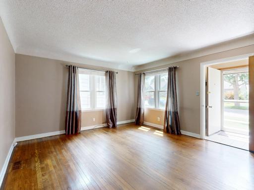 1945 Nevada Avenue E, Saint Paul, MN 55119