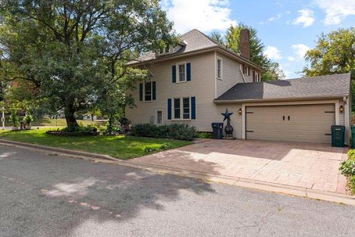 975 E 4th Street, New Richmond, WI 54017