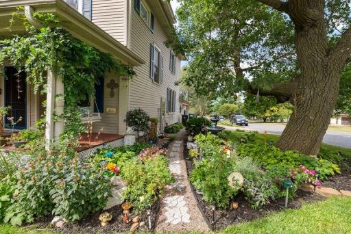 975 E 4th Street, New Richmond, WI 54017