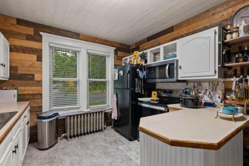 975 E 4th Street, New Richmond, WI 54017