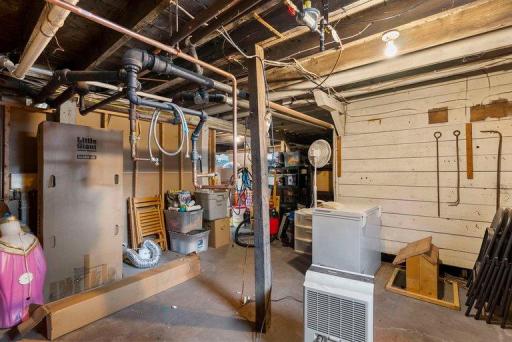 975 E 4th Street, New Richmond, WI 54017