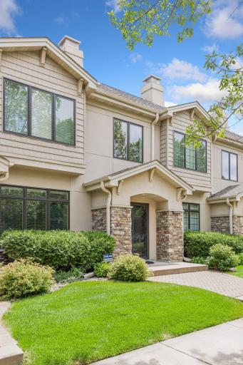 519 Willoughby Way W, Minnetonka