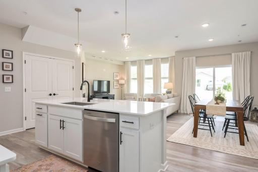 11283 Crestbury Drive, Saint Paul, MN 55129