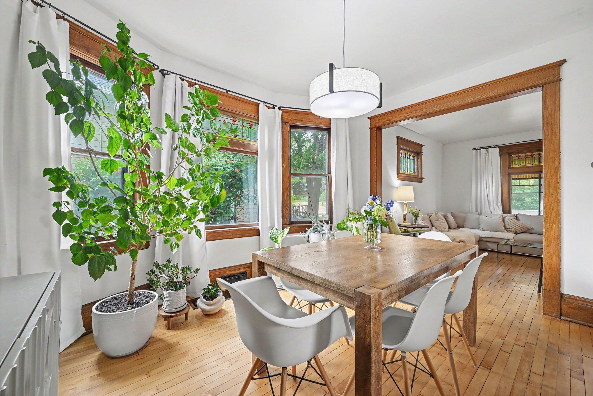 Bay window in the dining room