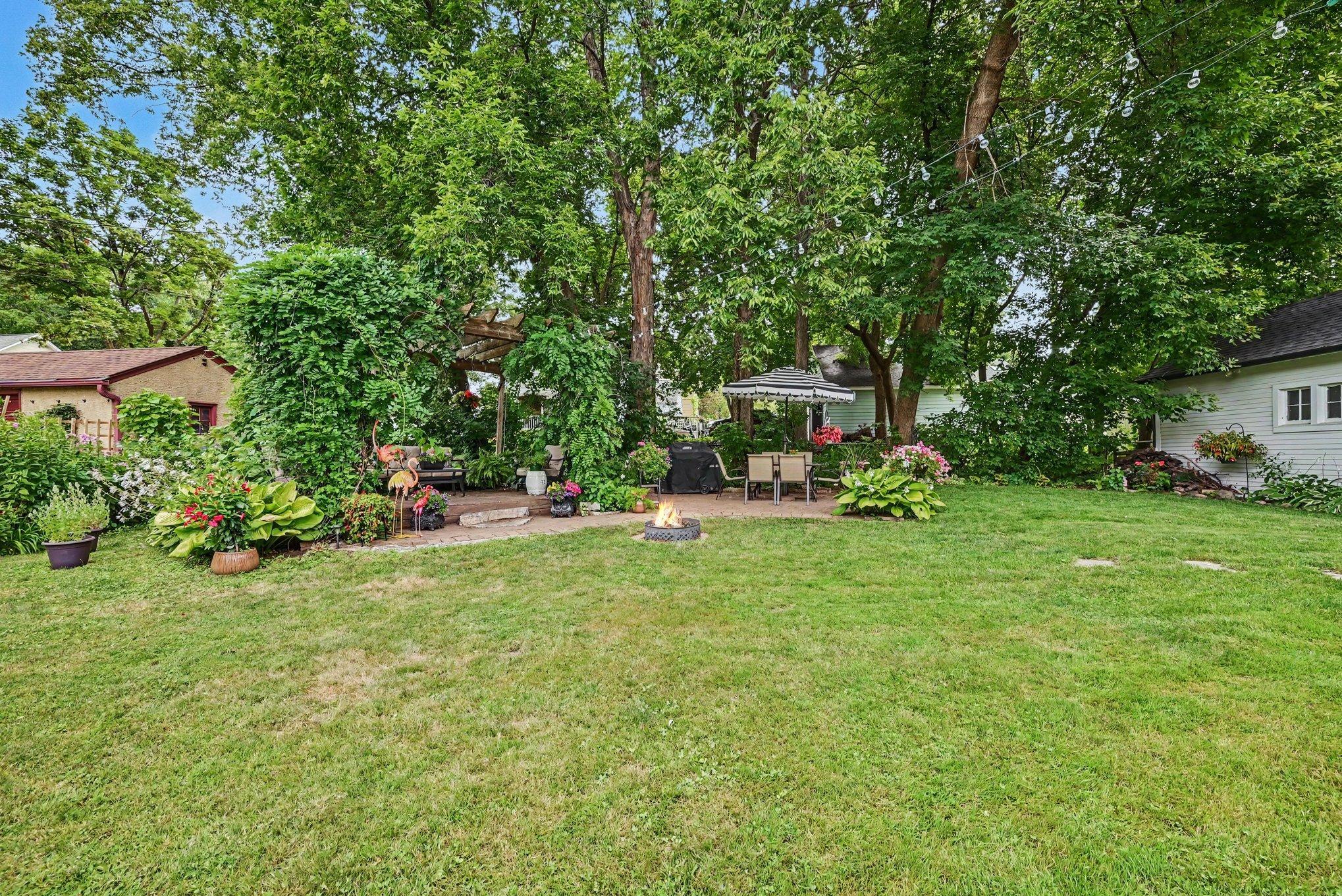 spacious yard