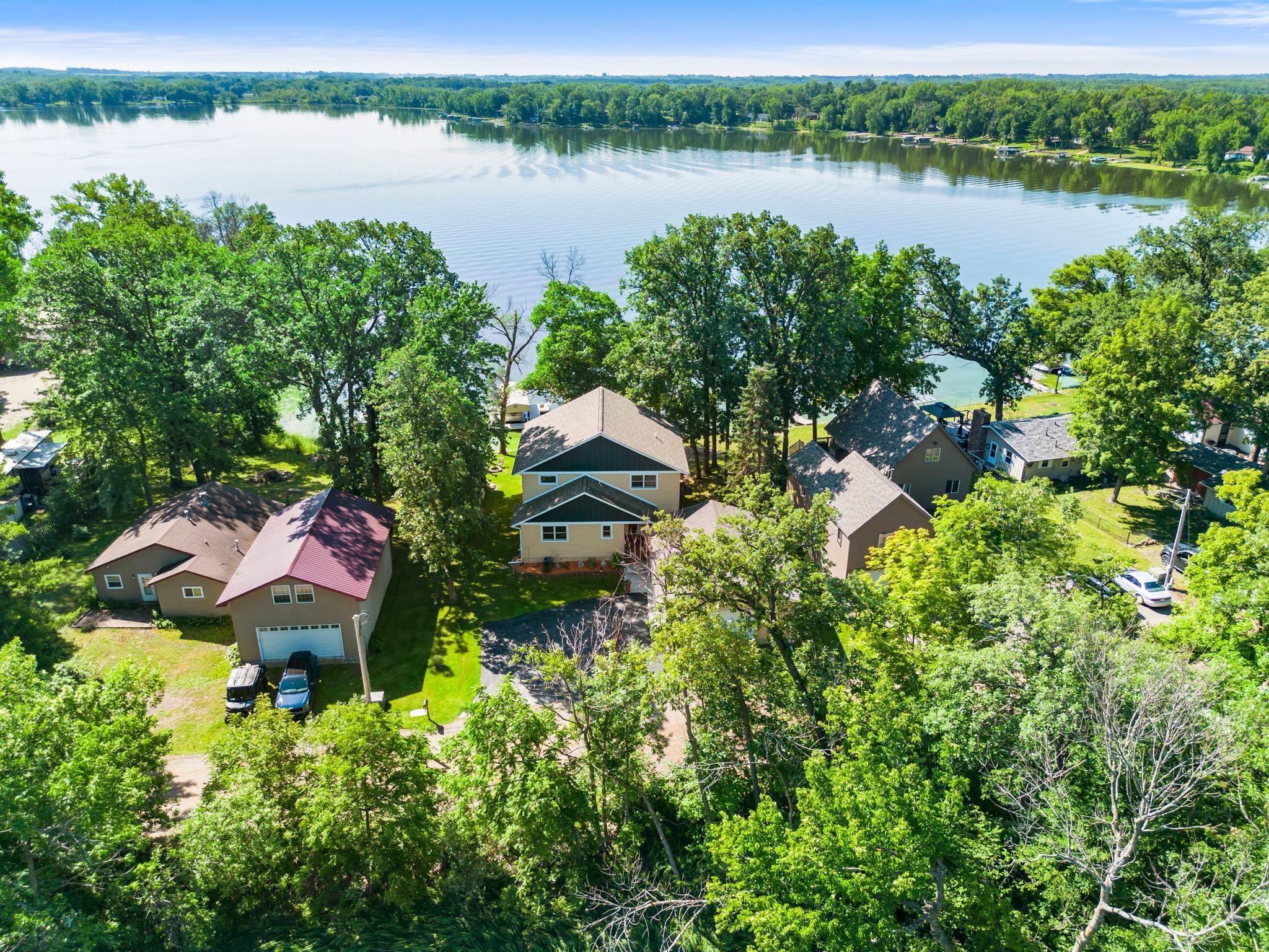 7-web-or-mls-10022 Lake Mist Dr-418.jpg