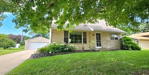 20 Highland Drive, Morris, MN 56267