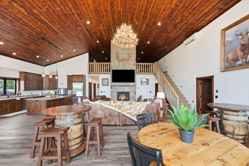 Designed for entertaining on any scale, the great room showcases breathtaking architecture, panoramic views, and timeless lodge-inspired craftsmanship.