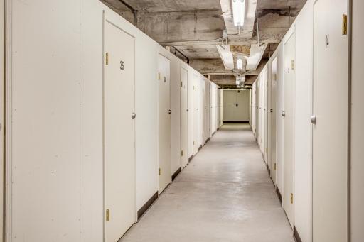 A dedicated storage unit (#39) is included.