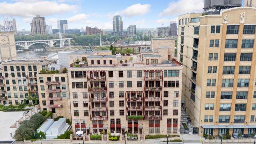Built in 2000 and designed by renowned architect Paul Madsen, the building received the AIA Honor Award and the Minneapolis Heritage Preservation Award in 2003 for combining modern urban design with the areaâs historic architecture.