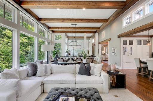 415 Carpenters Pt, Wayzata, MN 55391