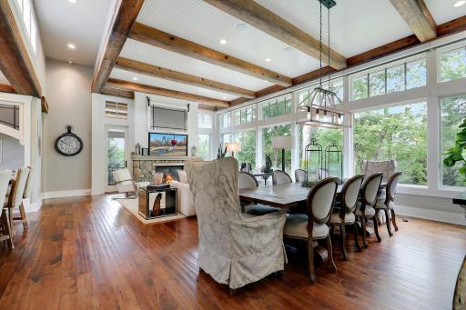 415 Carpenters Pt, Wayzata, MN 55391