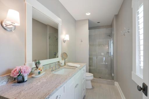 415 Carpenters Pt, Wayzata, MN 55391